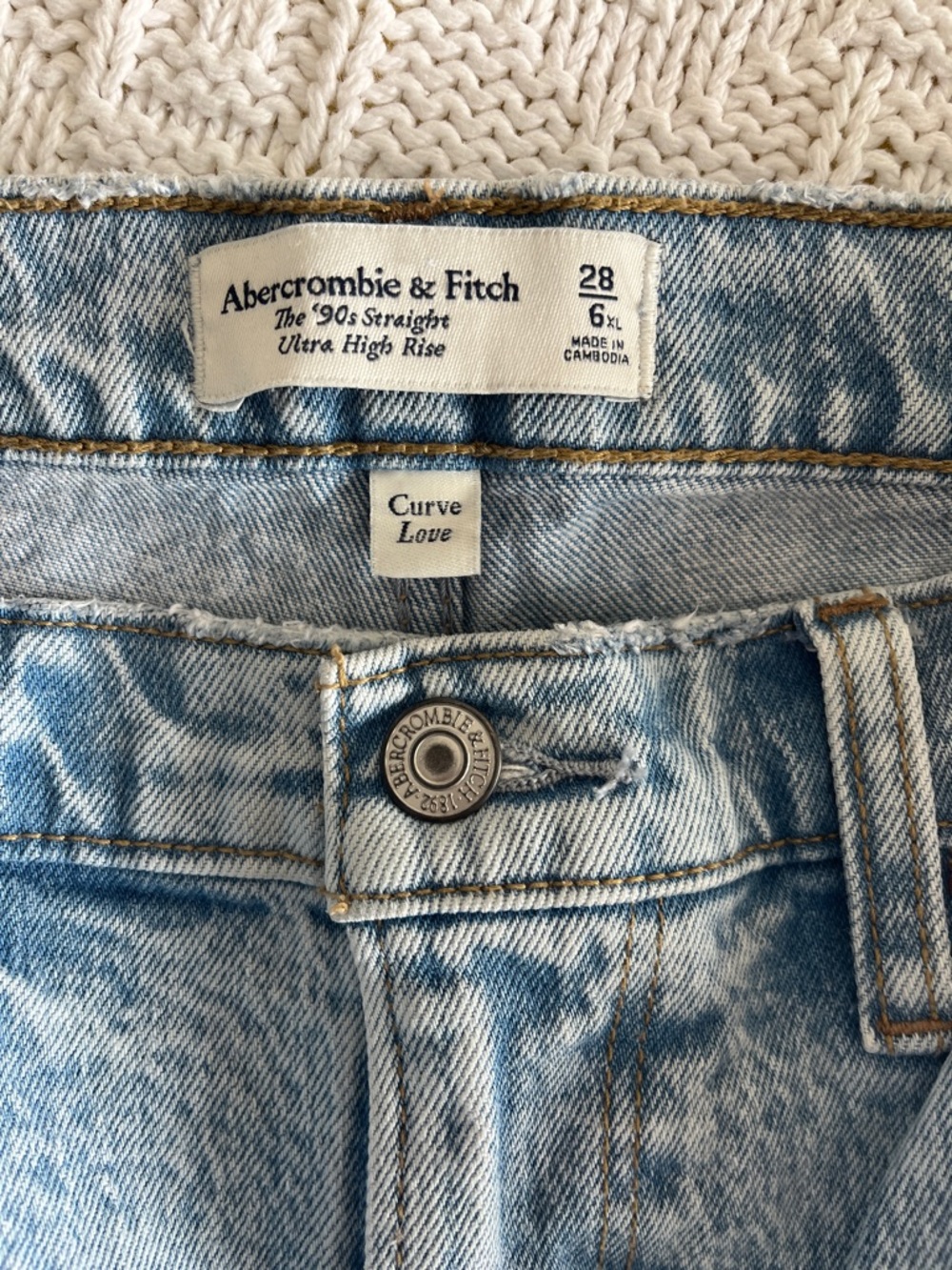 Abercrombie and Fitch Curve Love Ultra High Rise 90s Straight Jean Sz 28 / 6 xl - Picture 10 of 14